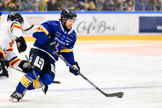 HV71s Riley Woods