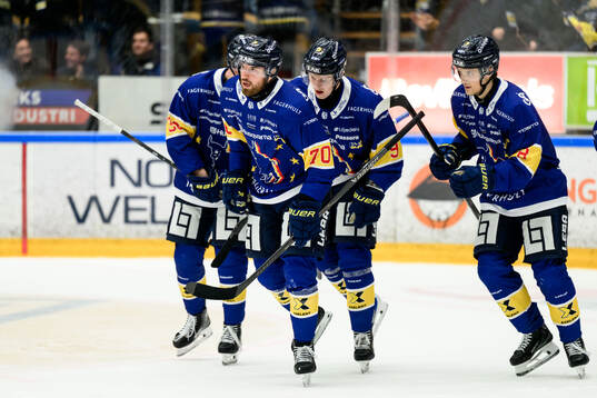 HV71s Lukas Rousek jublar