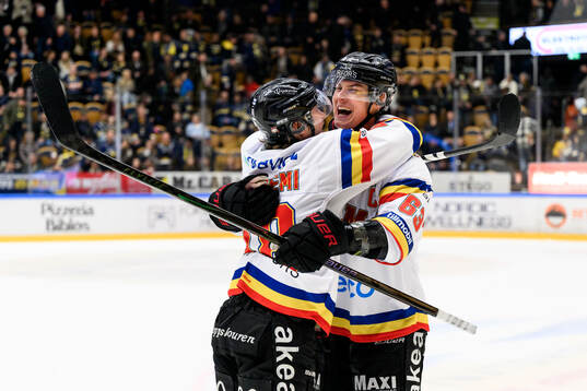 Malmö Redhawks Fredrik Händemark jublar