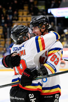 Malmö Redhawks Fredrik Händemark jublar