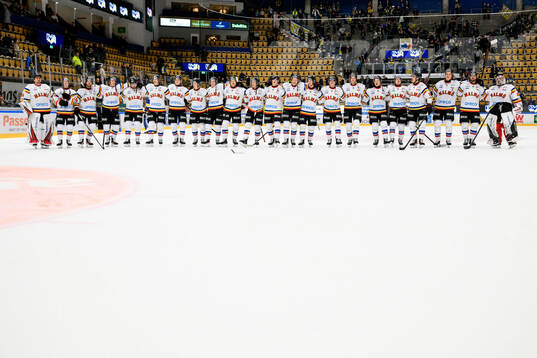 Malmö Redhawks spelare jublar