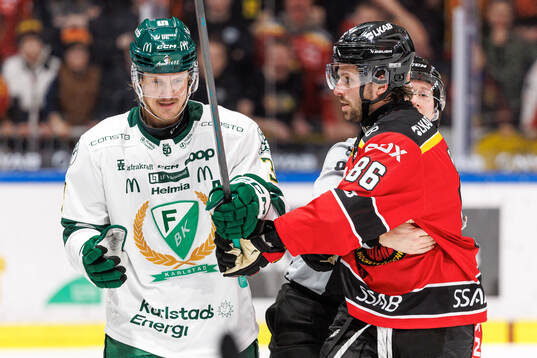 Färjestads Magnus Nygren och Luleås Mathias Bromé