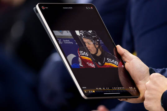 Repris vissas på iPad i båset