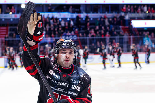 Örebros David Quenneville jublar