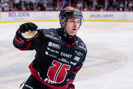 Örebros David Quenneville jublar vid 2-0