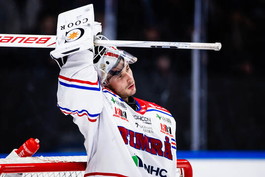Timrås målvakt Jacob Johansson deppar
