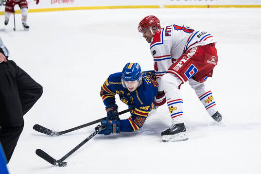 Djurgårdens Håvard Salsten och Timrås Emil Pettersson