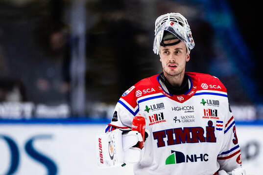 Timrås målvakt Jacob Johansson deppar