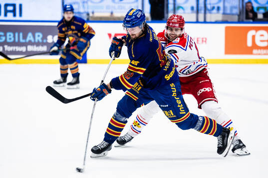 Djurgårdens Philip Holm och Timrås Emil Pettersson