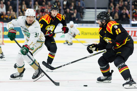 Frölundas Nicklas Lasu och Brynäs Luke Witkowski