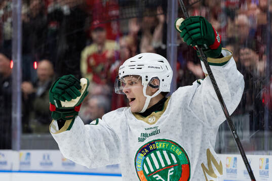 Frölundas Arttu Ruotsalainen jublar