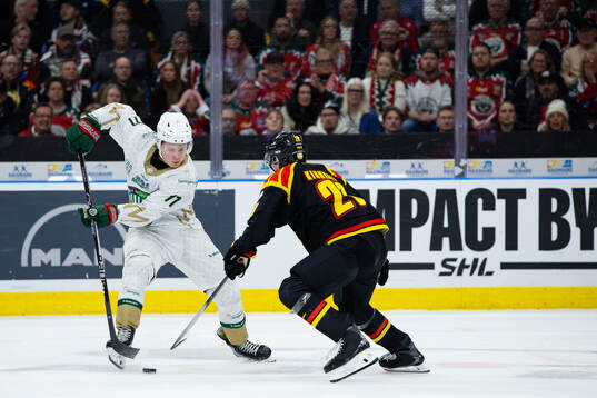 Frölundas Ivar Stenberg och Brynäs Johannes Kinnvall
