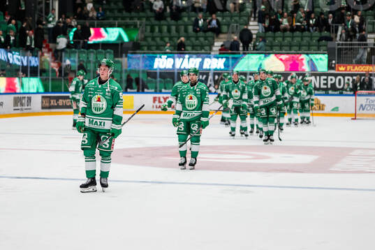 Rögle spelar och deppar