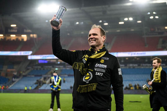 Head coach Hans Erik Ødegaard of Lillestrøm celebrates