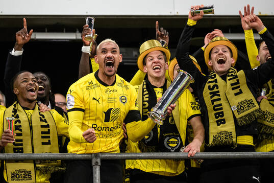 Players of Lillestrøm celebrate