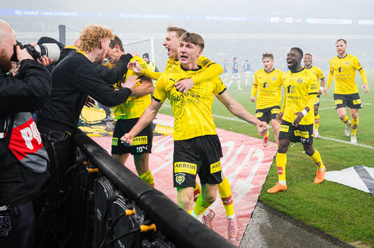 Markus Seehusen Karlsbakk of Lillestrøm celebrates