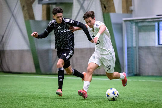 FC Köpenhamns Liam Nordstedt och Brommapojkarnas Carl