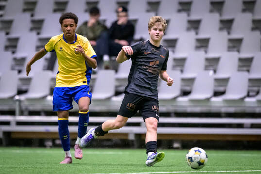 Bröndbys Anton Christiansen och Branns Philip Moen