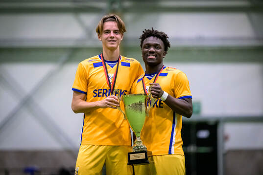 IFK Göteborgs Elliot Lundén och Manassé Diallo jublar