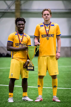 IFK Göteborgs Manassé Diallo och Hugo Olsson jublar