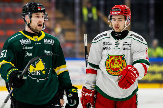 Östersunds Alexander Anderberg i samtal med Moras Gustav