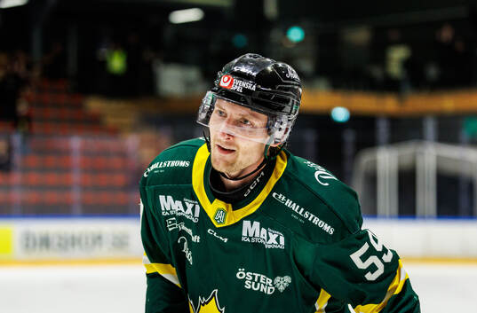Östersunds Anton Klint jublar