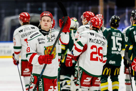Moras Oskar Asplund jublar