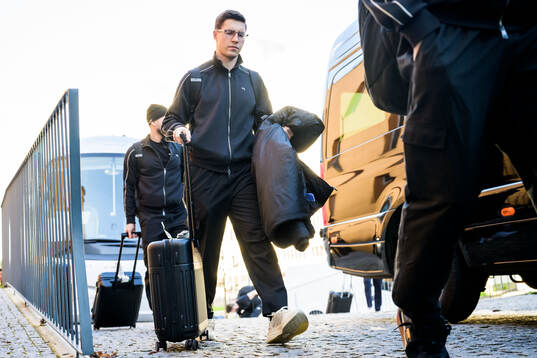Lasse Berg Johnsen arrives at the hotel