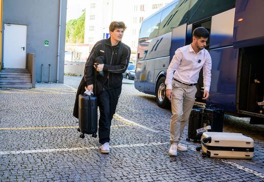 Oliver Berg arrives at the hotel