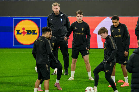 Assistant coach Peter Wettergren