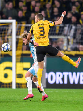 Kasper Høgh of Bodø/Glimt and Waldemar Anton of Borussia