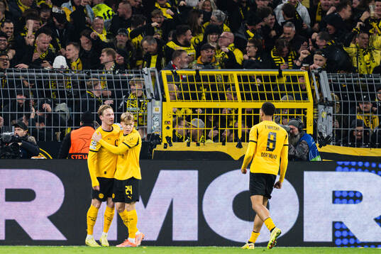 Julian Brandt of Borussia Dortmund celebrates