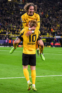 Julian Brandt of Borussia Dortmund celebrates