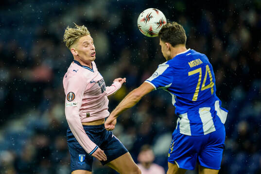 Jens Stryger Larsen of Malmö FF and Francisco Moura of