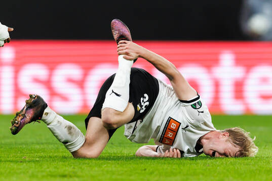Isak Brusberg of Häcken in pain