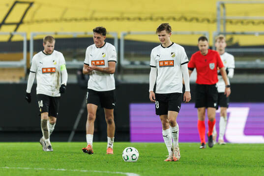 Adrian Svanbäck of Häcken looks dejected uring the UEFA