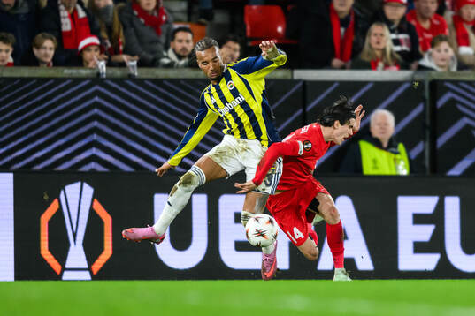 Archie Brown of Fenerbahce and Ulrik Mathisen of Brann