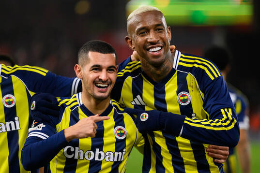 Talisca of Fenerbahce celebrates