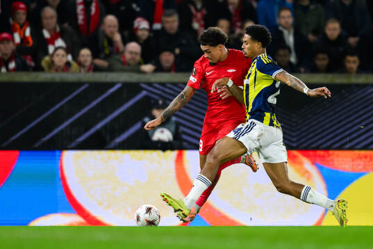 Noah Jean Holm of Brann and Jayden Oosterwolde of Fenerbahce