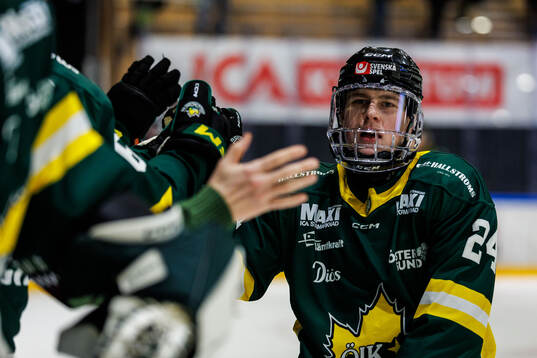 Östersunds Lukas Sagranden jublar