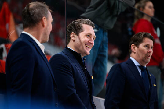 Head coach Sam Hallam of Sweden