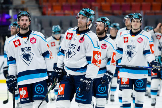 Kenny Agostino of Ingolstadt looks dejected