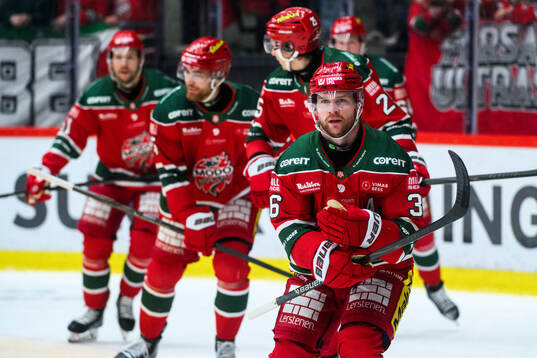 Modos Sebastian Ohlsson jublar