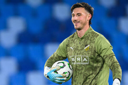 goalkeeper Andreas Linde of Häcken