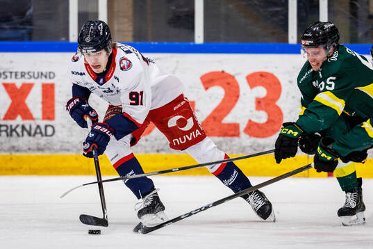 Bläddra bland fler bilder av Ishockey, Hockeyallsvenskan, Östersund - Oskarshamn