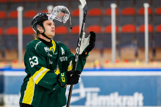 Östersunds Daniel Öhrn  deppar