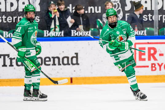 Rögles Emily Gustafson jublar