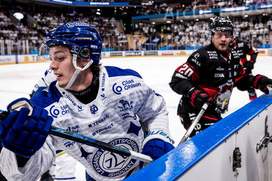 Leksands Anton Johansson och Malmö Redhawks Thomas Berg