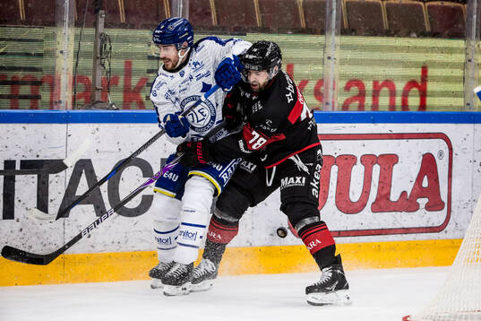 Leksands Matt Caito och Malmö Redhawks Robin Hanzl
