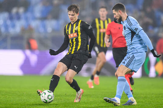Adrian Svanbäck of Häcken and Kenan Bajric of Slovan